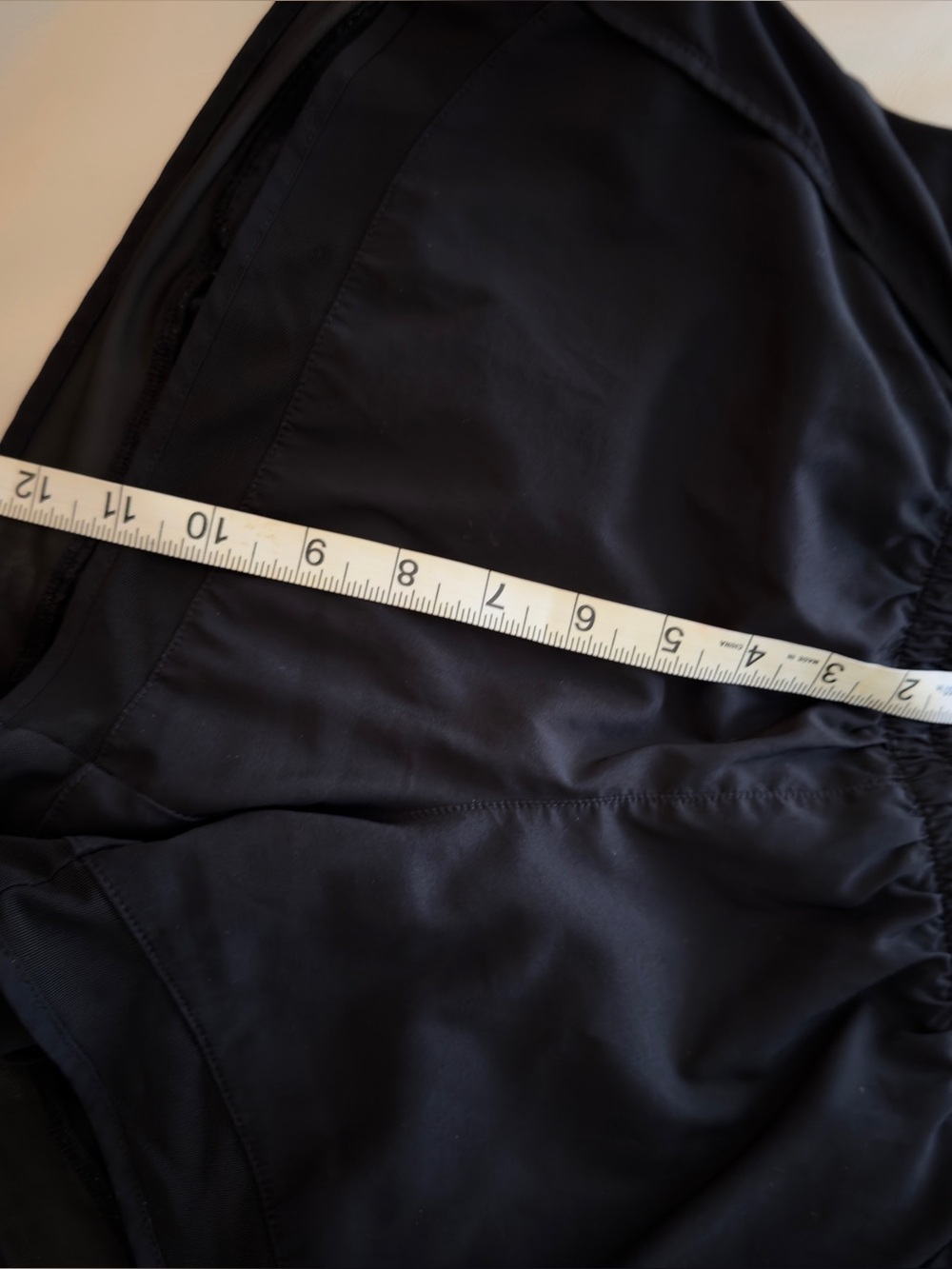 Athleta Mesh Racer Run Mid Rise 4" Short - Picture 3 of 5